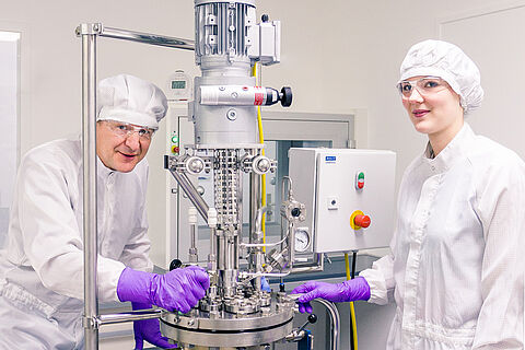 GMP-Herstellung im kleinvolumigen Druckreaktor